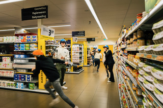 Nieuws uit Berkelland » De Volkskrant loopt een dagje mee met het Borculose bedrijf Lasergameuitje.nl
