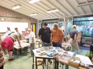 Noordijk “drinkt er nog ene met de jas an” in de Tormijnschool