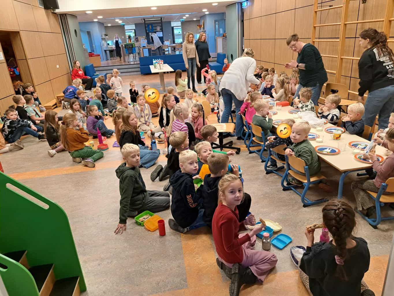 Hoera 20 jaar “samenwonen” in het gebouw van IKC De Berkel in Rekken