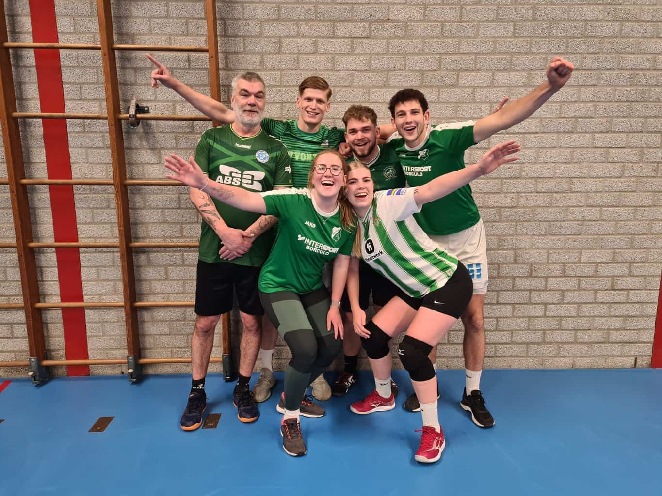 De Koekerds winnen 32ste Mix-Volleybal Dorpstoernooi in Gelselaar -