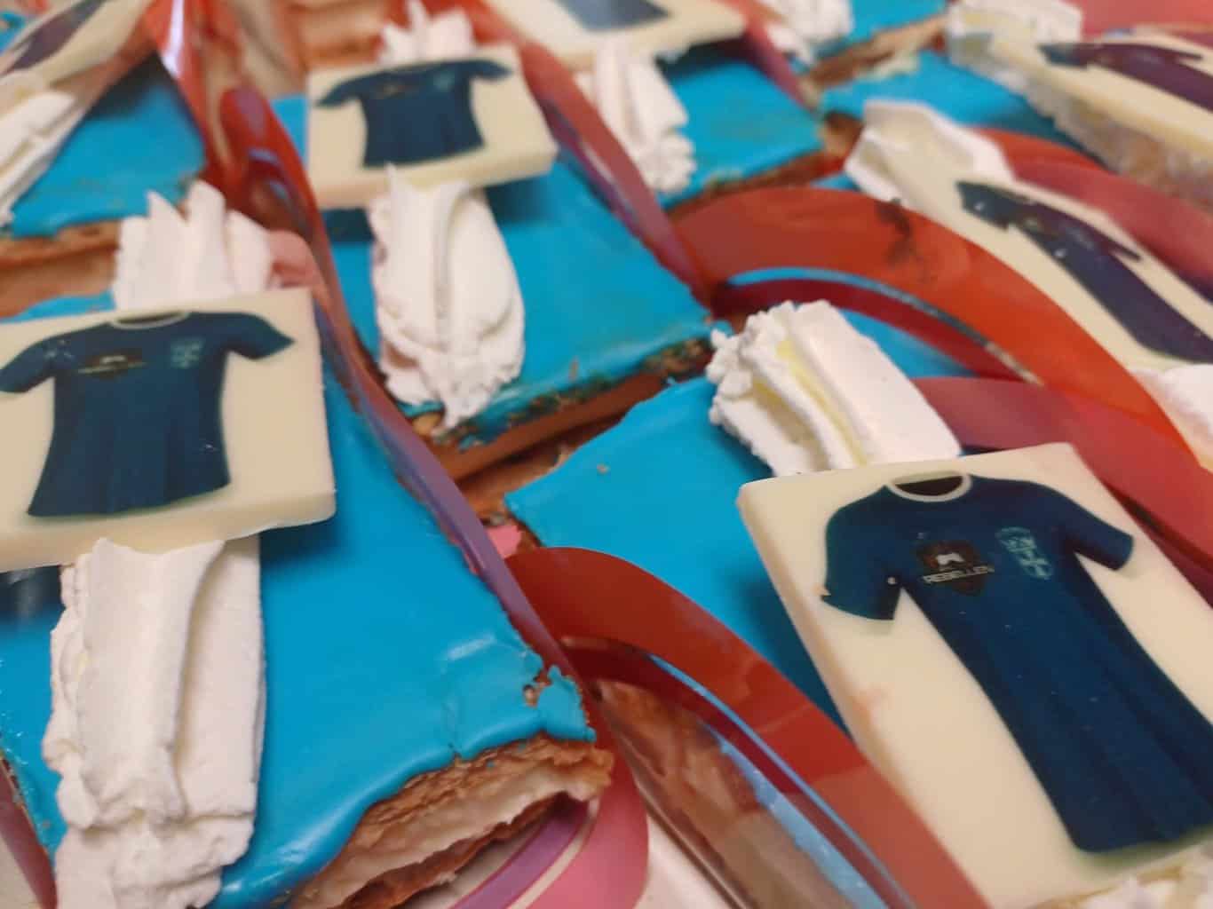 Speciale v.v. Rietmolen tompouce bij Bakkerij Stroet