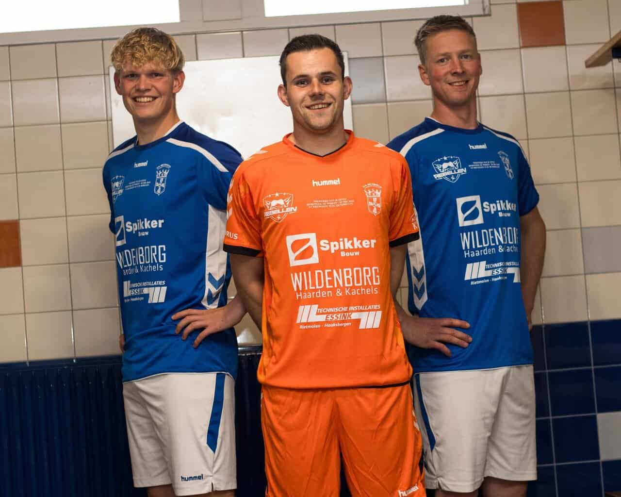 VV Rietmolen speelt ‘Wedstrijd van je Leven’ tegen FC de Rebellen in speciaal tenue