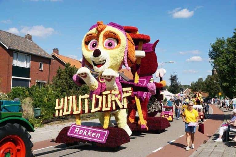 Traditie, creativiteit en gemeenschapszin komen tot leven tijdens Bloemencorso’s in Rekken en Beltru