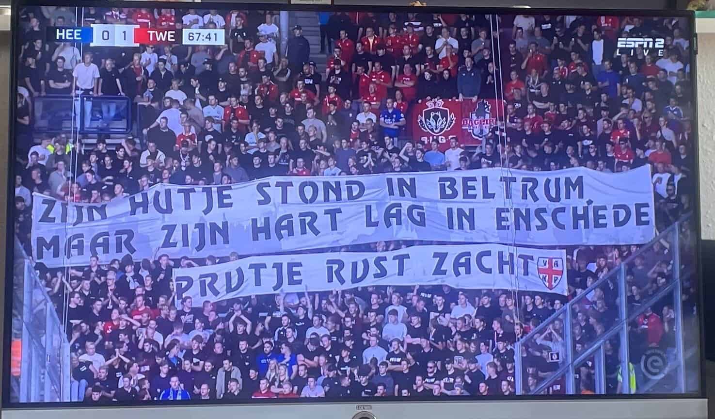 Spandoek in uitvak ter ere van overleden Wilfried ‘Prutje’ Hoitink uit Beltrum -