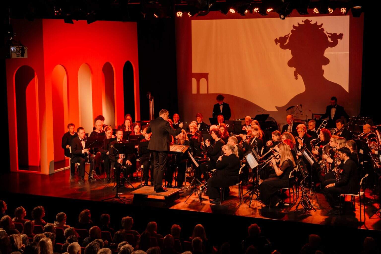 Harmonieorkest Excelsior Eibergen speelt The Planets van Gustav Holst