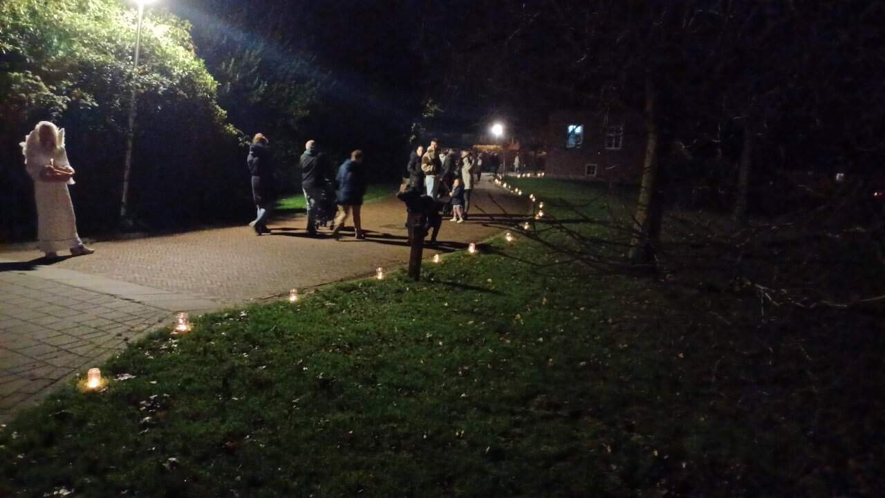 Villa Bonbini en d’n Aoverstep zorgen voor magische avond vol lichtjes en gezelligheid -