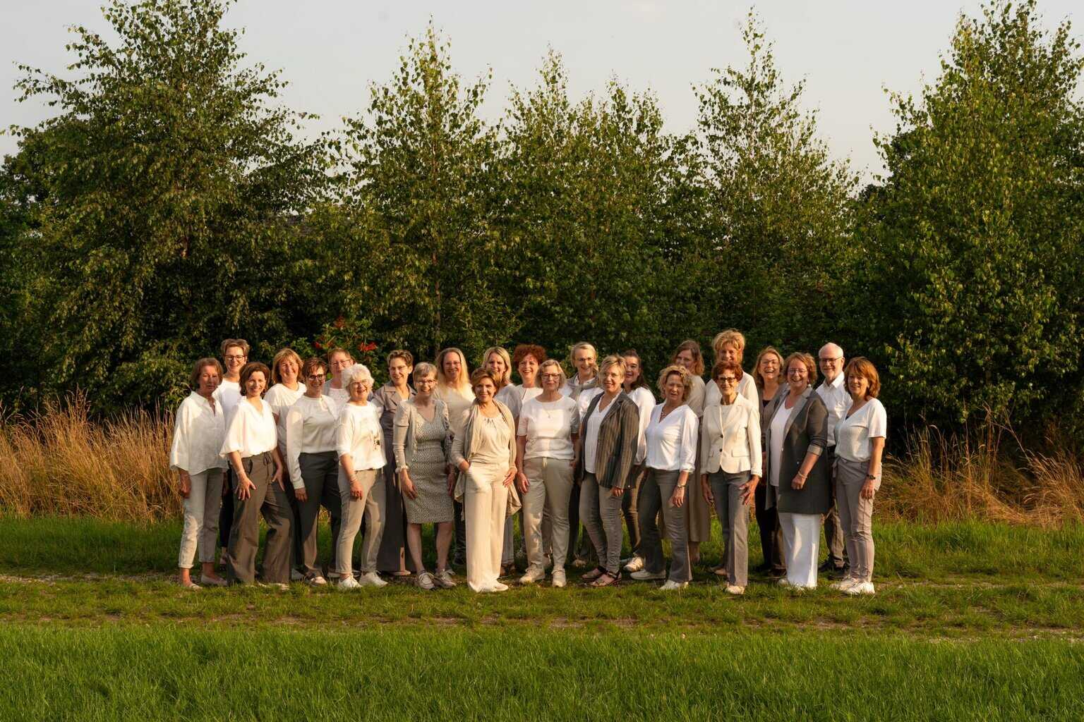 Koor Rhumtas geeft kerstconcert in de Dorpskerk van Ruurlo