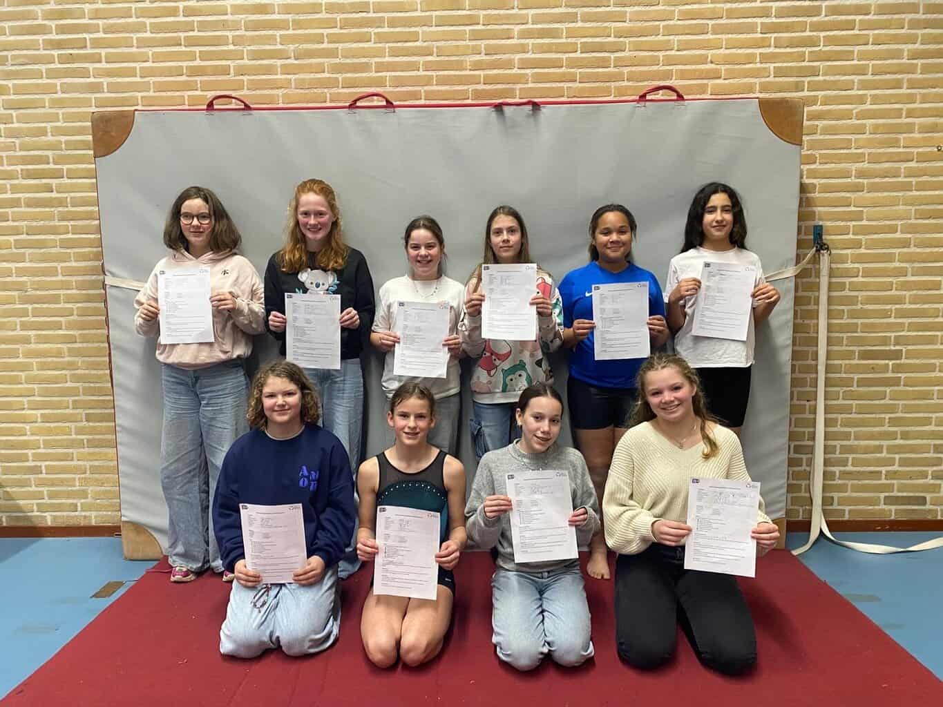 Veertien enthousiaste turnsters assisteren komend jaar bij G.V. Borchlo