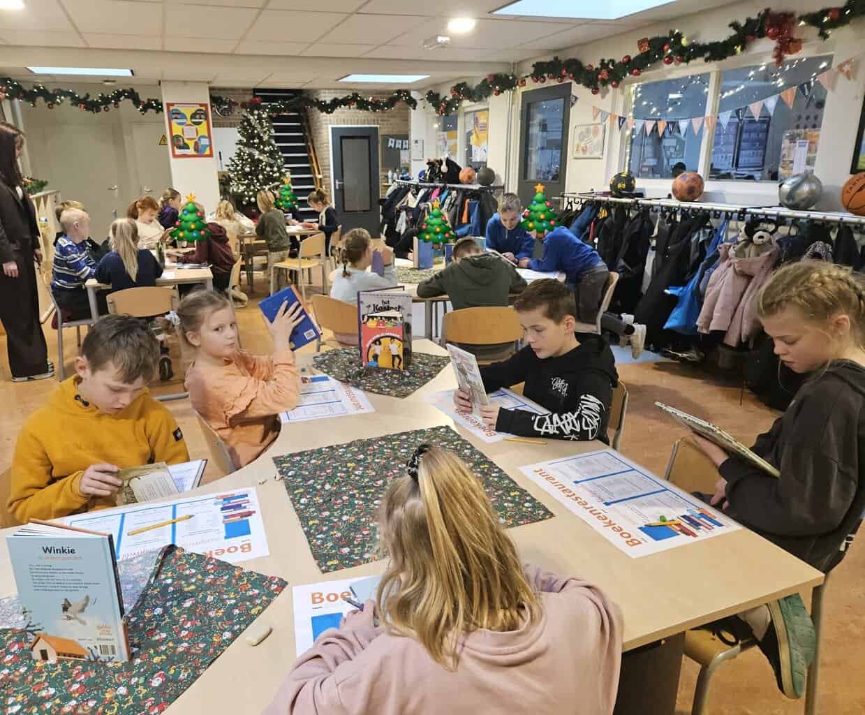 Out of the box leesplezier: Kerstdiner in een boekenrestaurant bij G.A. van der Lugtschool in Gelsel