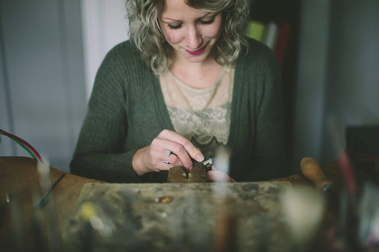 Voorzitter van het Nederlands Gilde van Goudsmeden opent nieuwe winkel in hartje Borculo