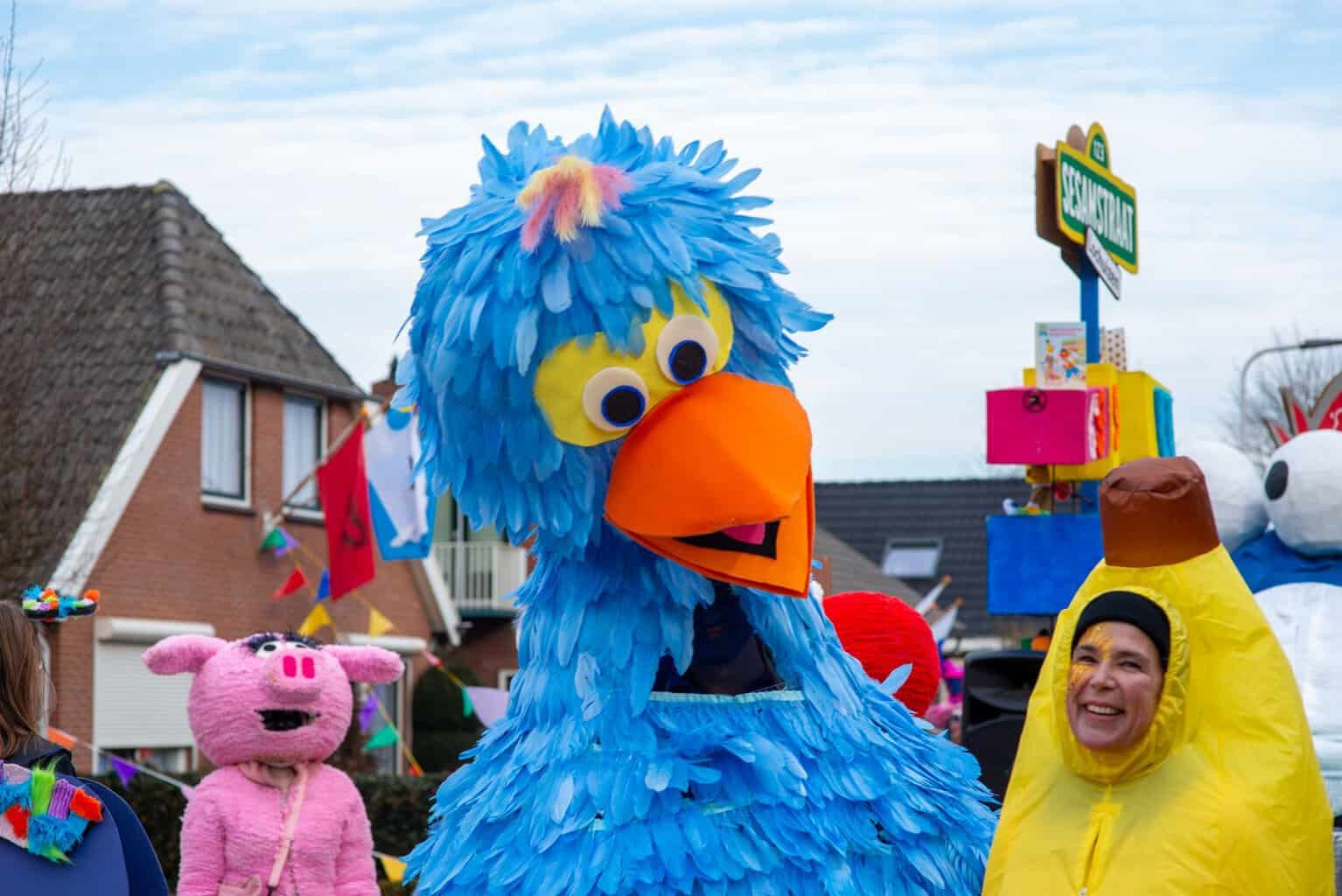 Feestelijke carnavalsoptochten in Neede trekken massaal publiek, uitslagen bekendgemaakt