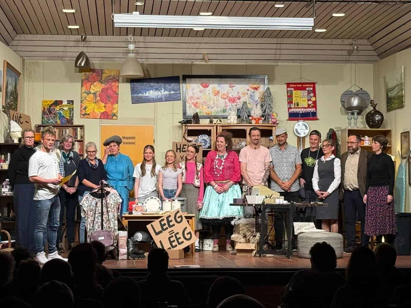 Zonnebloem Borculo-Haarlo geniet van komische voorstelling van toneelvereniging TOP -