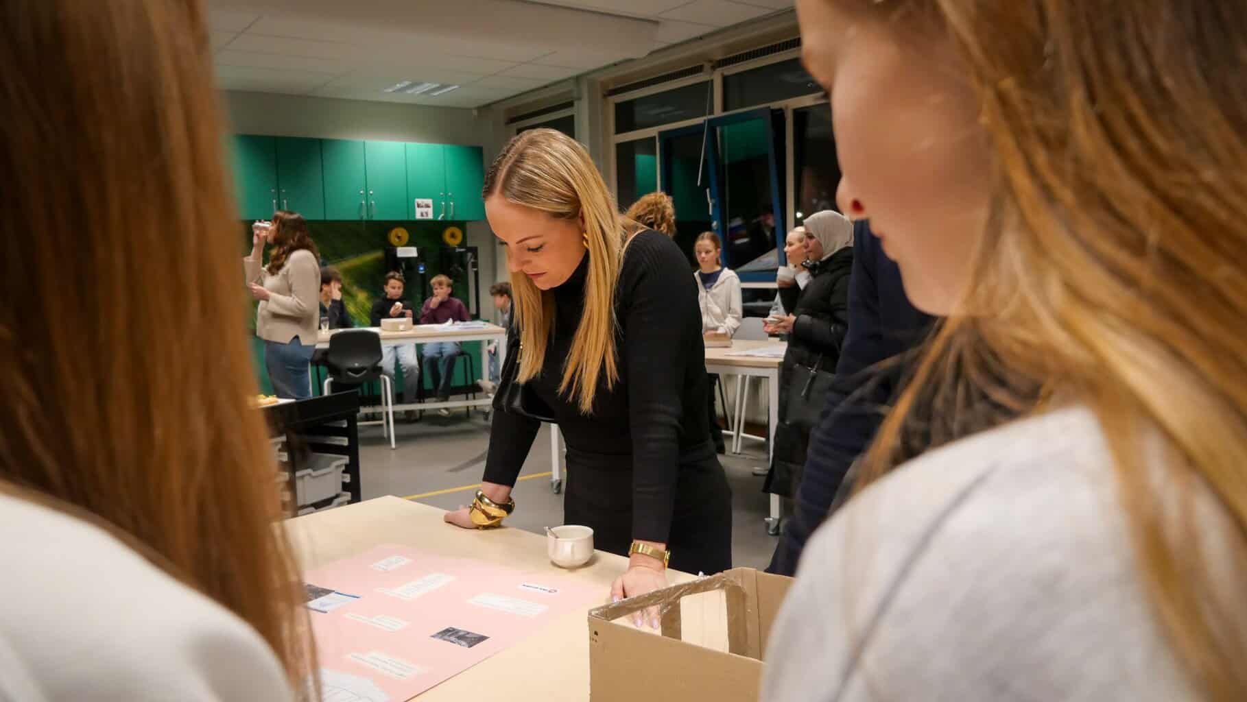 Assink lyceum viert opening Technasium in Eibergen -