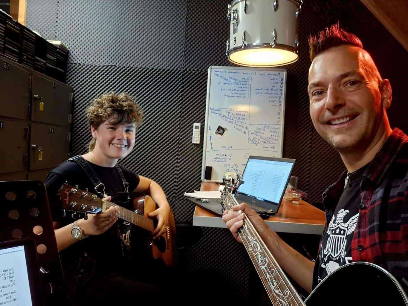 Coachingstraject SPÖL ’S PLAT!: unieke kans voor jonge streektaalmuzikanten