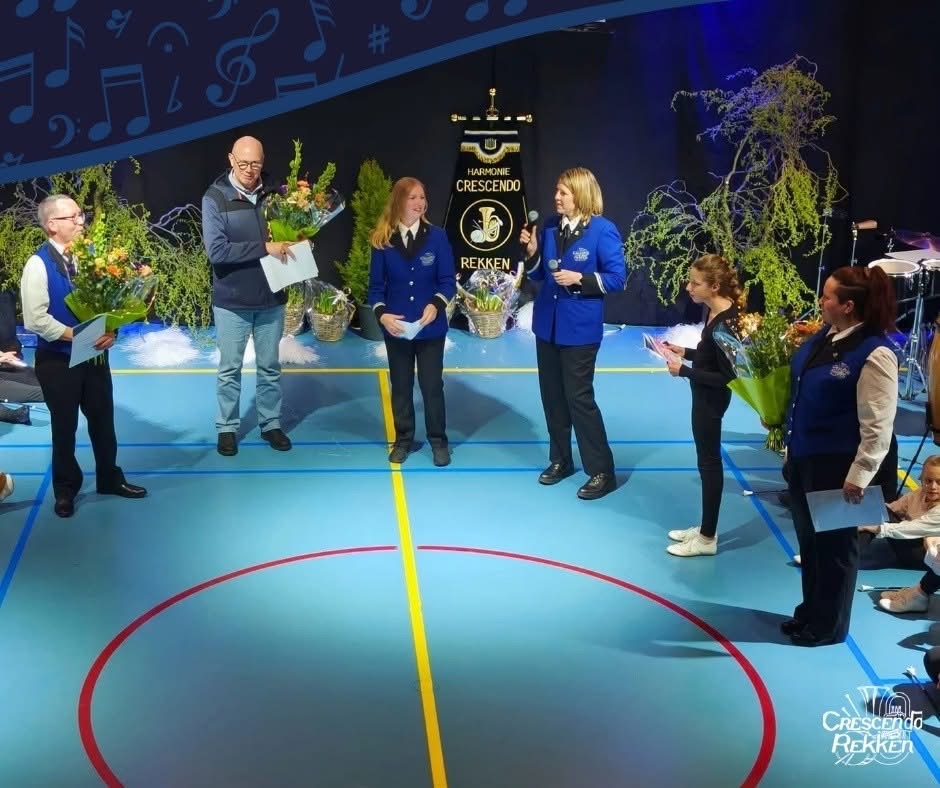 Feestelijke huldiging bij Crescendo Rekken tijdens concert