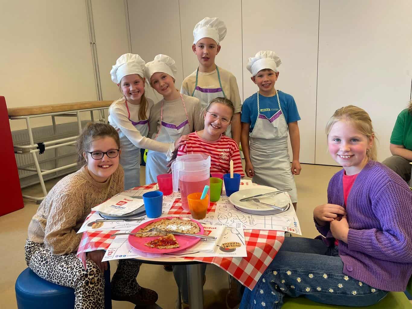 IKC Het Sterrenpalet ontvangt bewoners van Het Berkelhuis voor de nationale Pannekoekendag