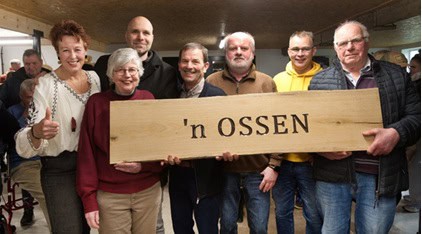 Naamborden voor Rietmolense erven geplaatst