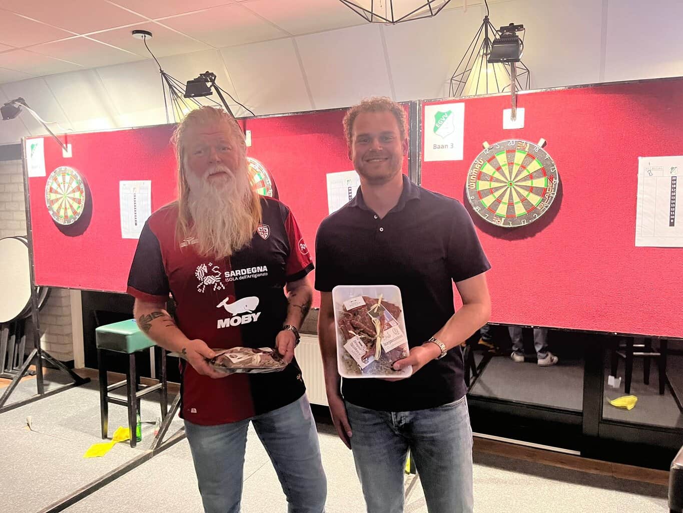 Nicolay Pleijte en Pim van der Weij winnaars darttoernooi EGVV