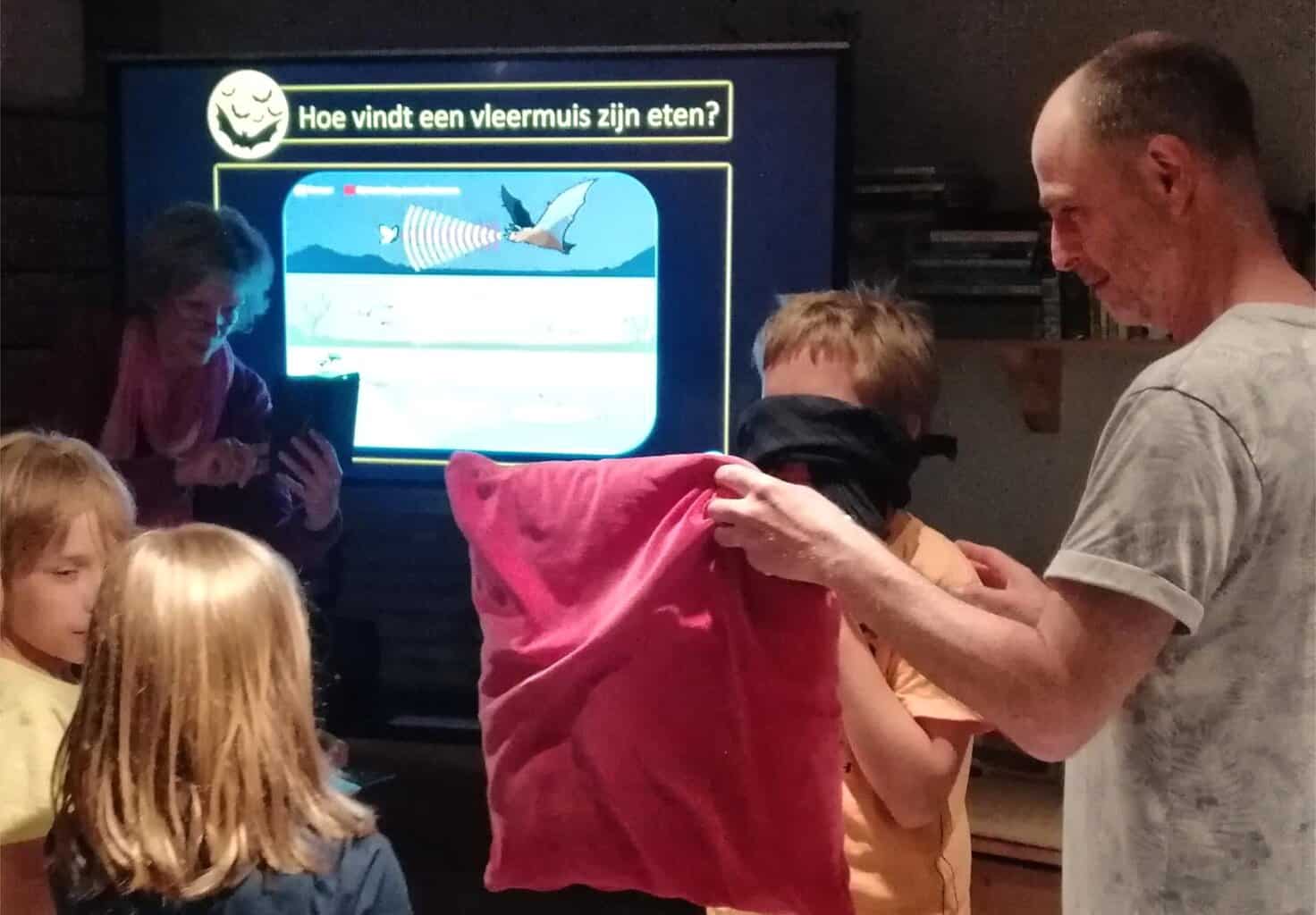 Vleermuisavond in de Kruidenhof in Eibergen -