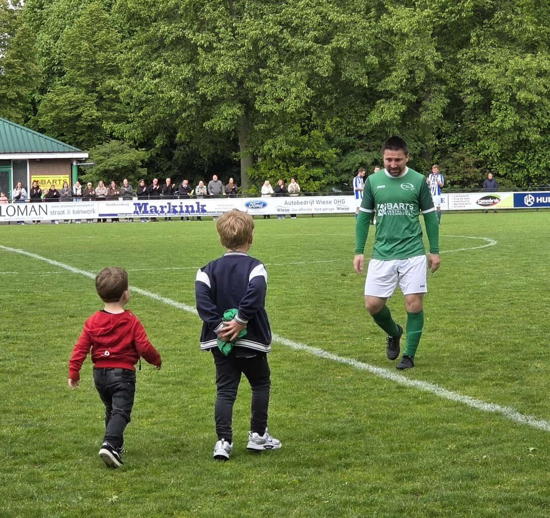 Afscheid van twee regionale voetbaliconen bij Sportclub Rekken -