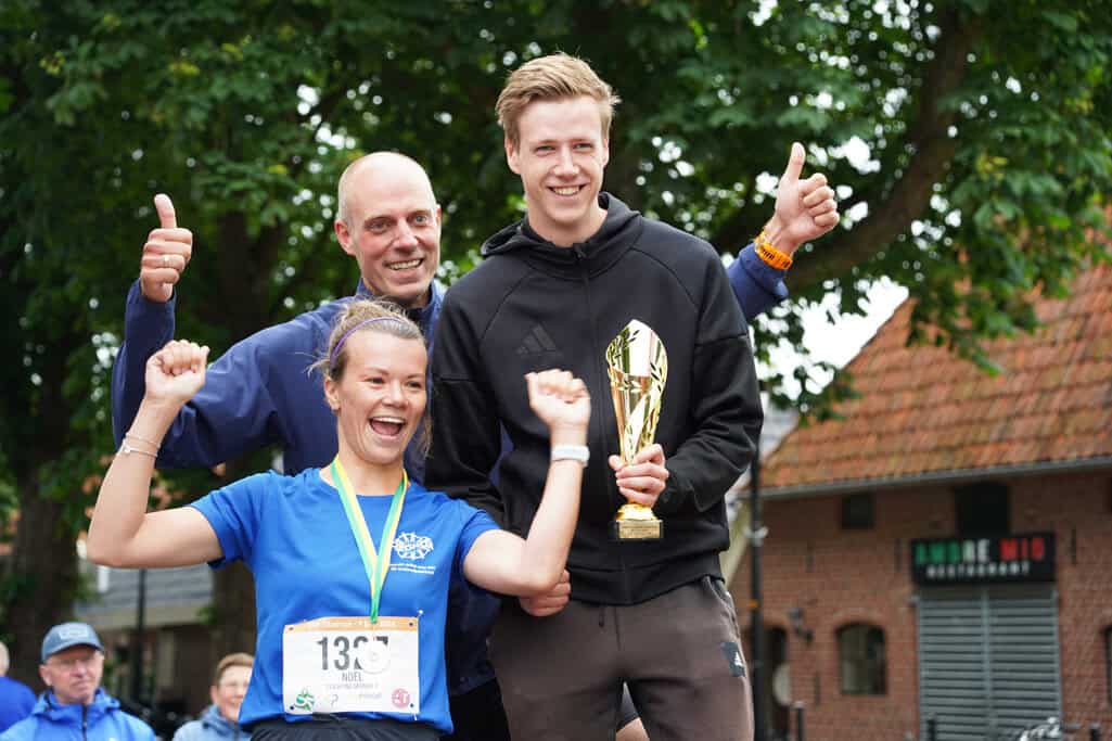 Duizenden stappen, volle straten en vooral veel gezelligheid tijdens Eiberrun 2026