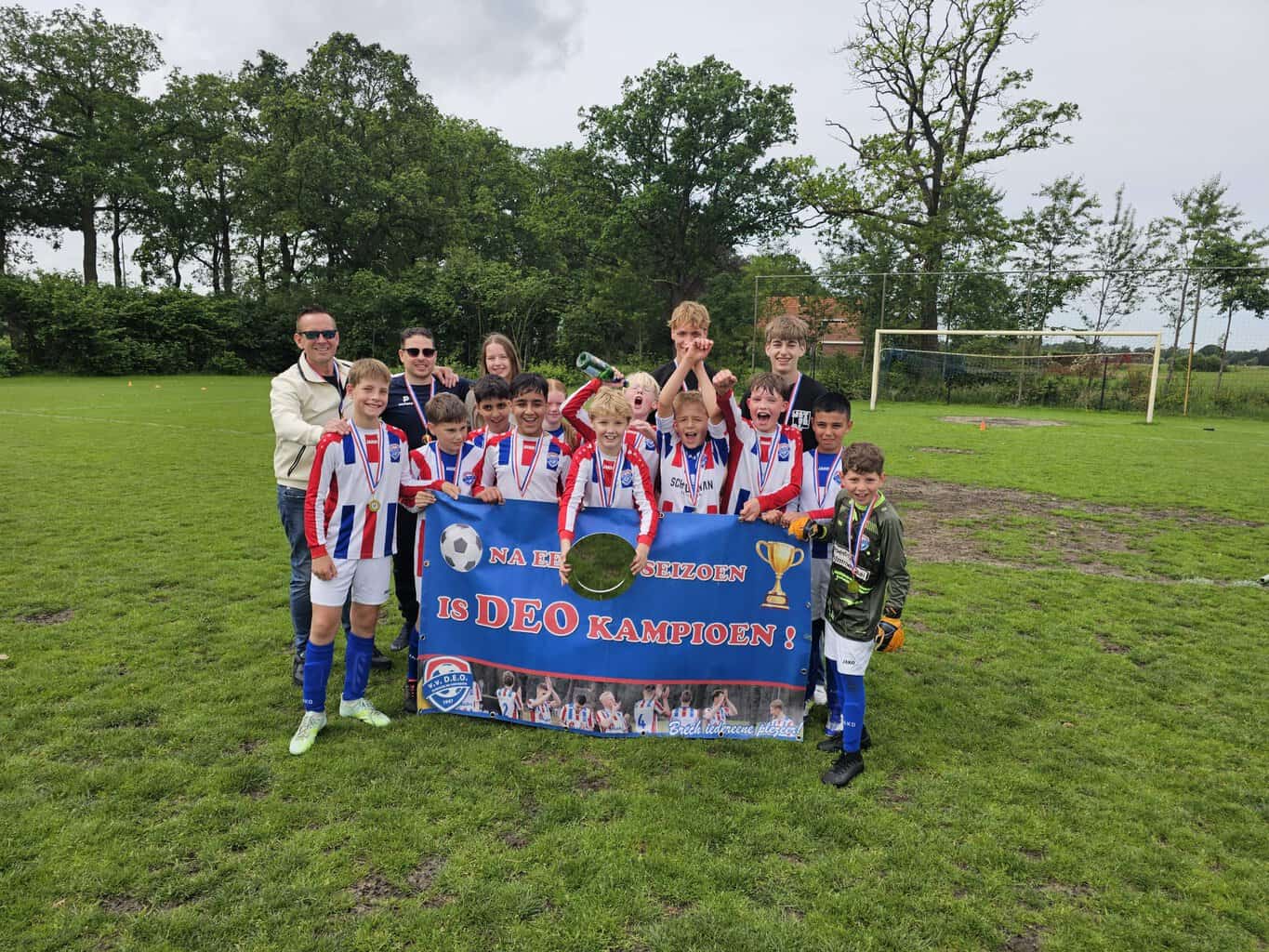 DEO JO11 kampioen -
