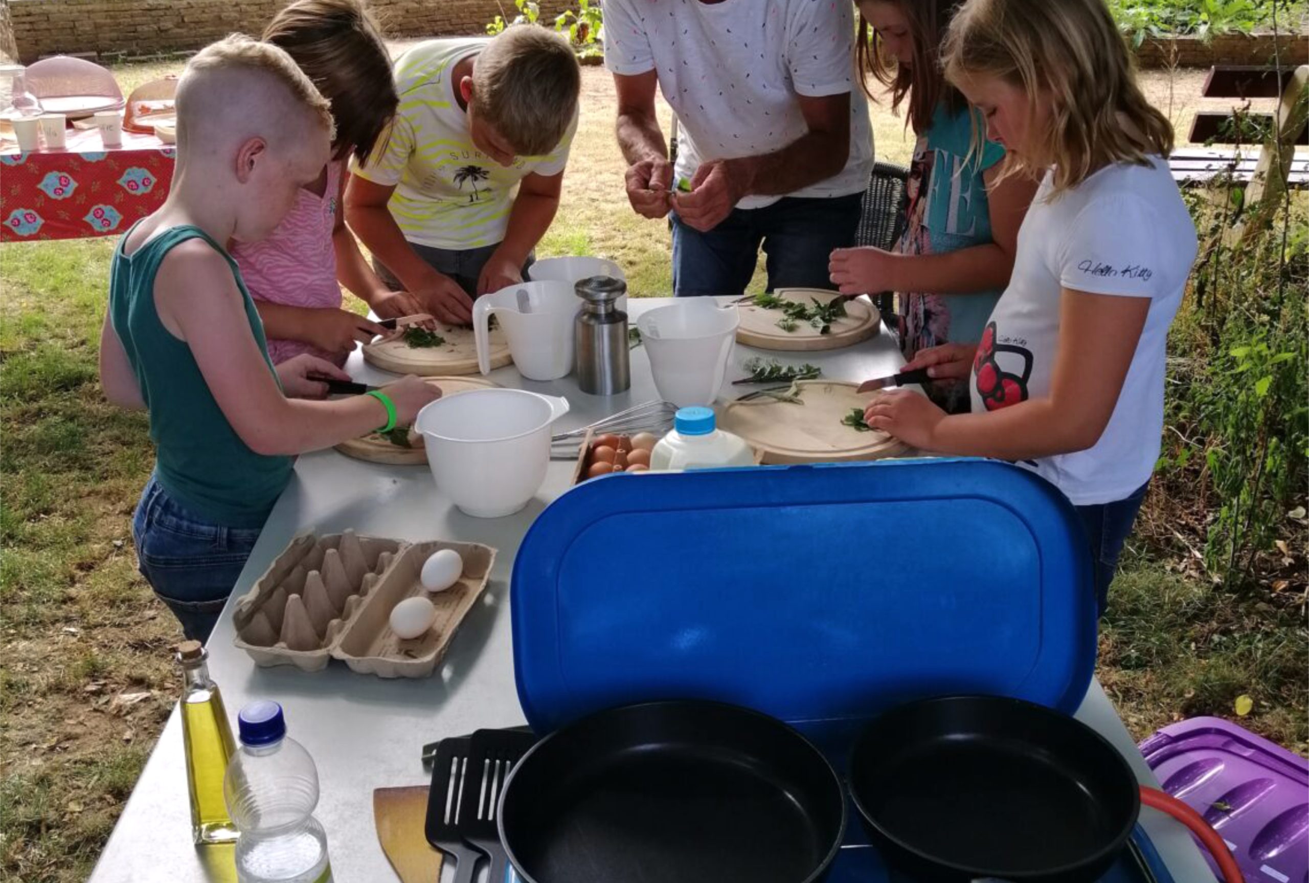 Koken met verse groente en kruiden uit de Kruidenhof