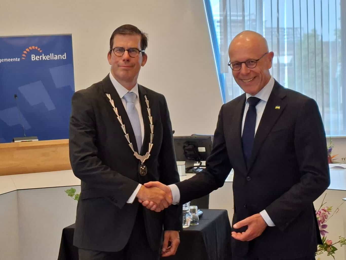 Joost van Oostrum officieel herbenoemd voor derde termijn als burgemeester van Berkelland