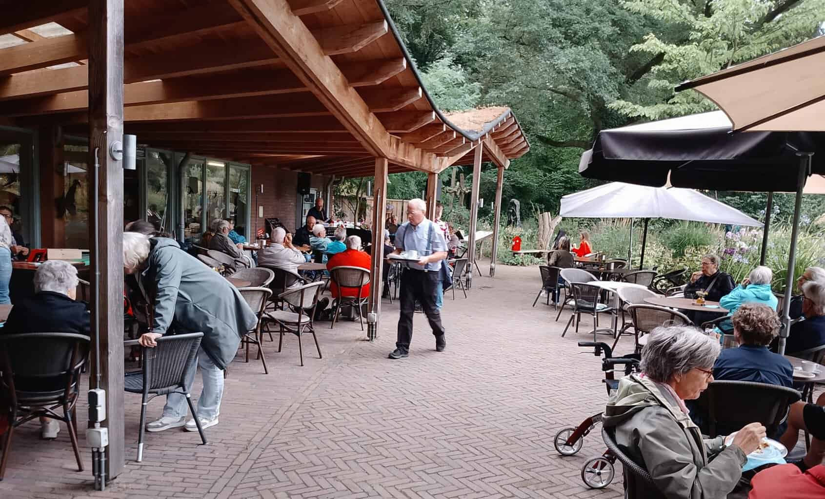 Geslaagde High Tea in de Kruidenhof te Mallum