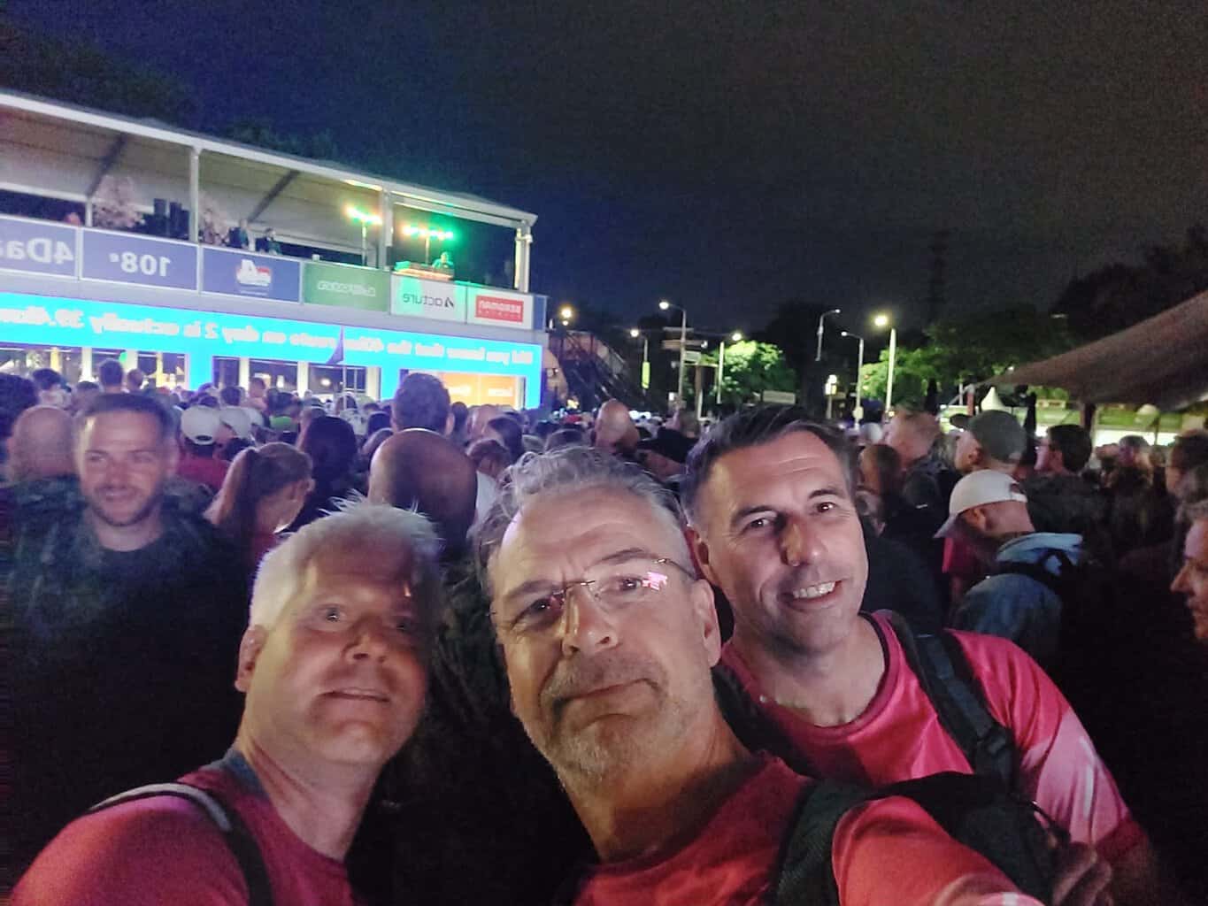 Ruurlose vrienden maken belofte waar tijdens Nijmeegse Vierdaagse