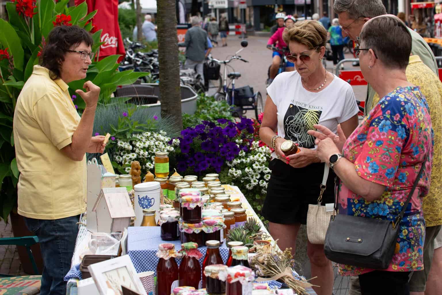 Organisatie kijkt terug op succesvolle boeken- en streekproductenmarkt in Borculo