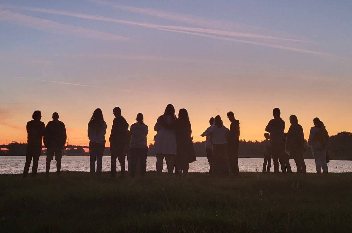 Walk into the Light: Wandeling bij Zonsopkomst voor Mentale Gezondheid en Verbinding in Ruurlo