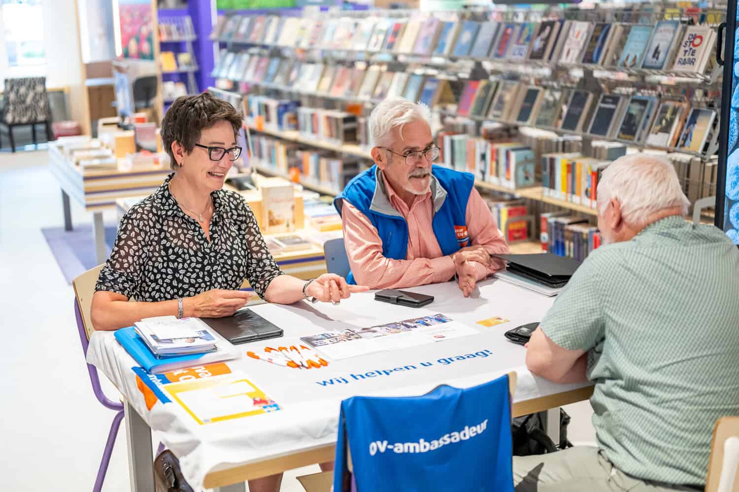 OV ambassadeurs houden inloopspreekuur in bibliotheek Ruurlo
