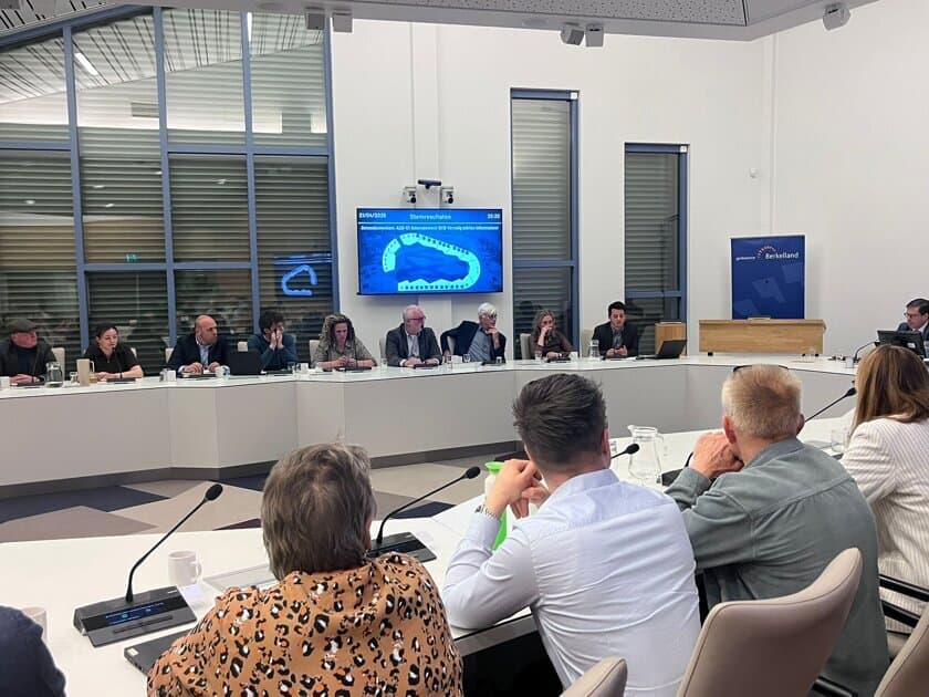 Sportverenigingen in gesprek met gemeenteraad tijdens Politiek Sportcafé -