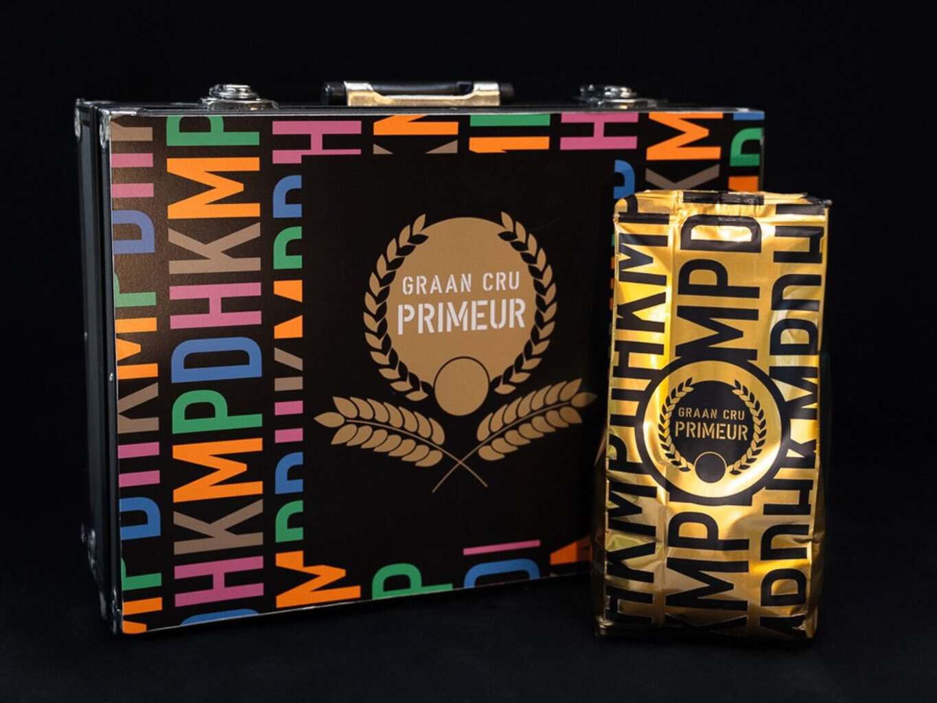 Guus Hiddink ontvangt Graan Cru Primeur 2026 bij De Heikamp in Ruurlo -