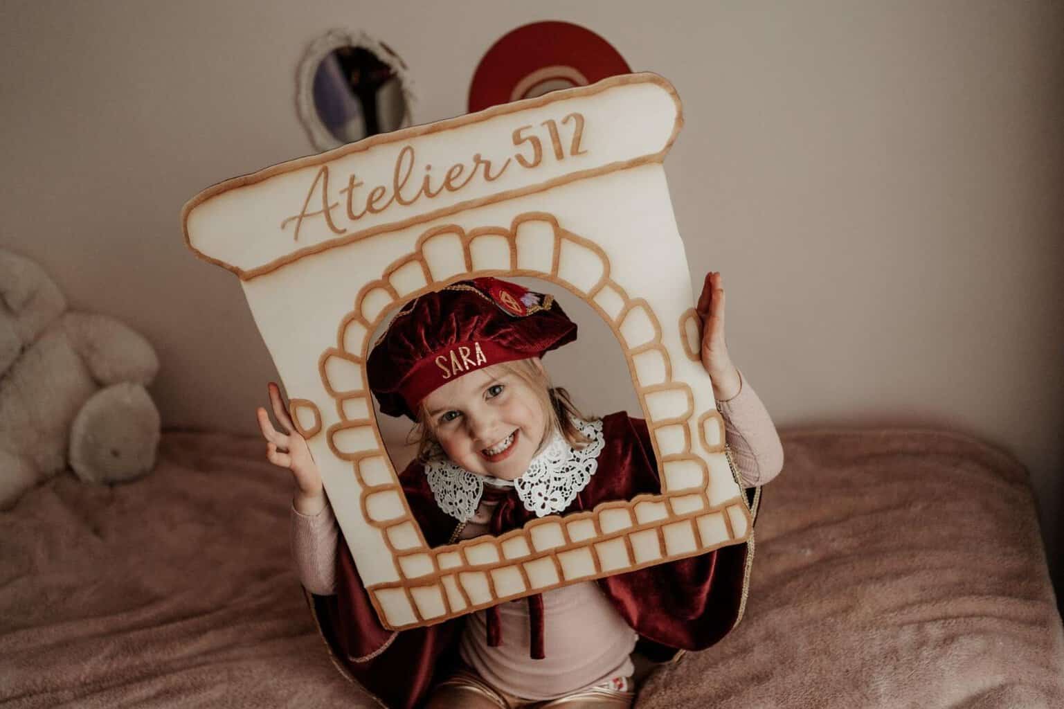 Borculose Linda lanceert webshop ‘Atelier 512’ na lokaal succes met pietenmutsen