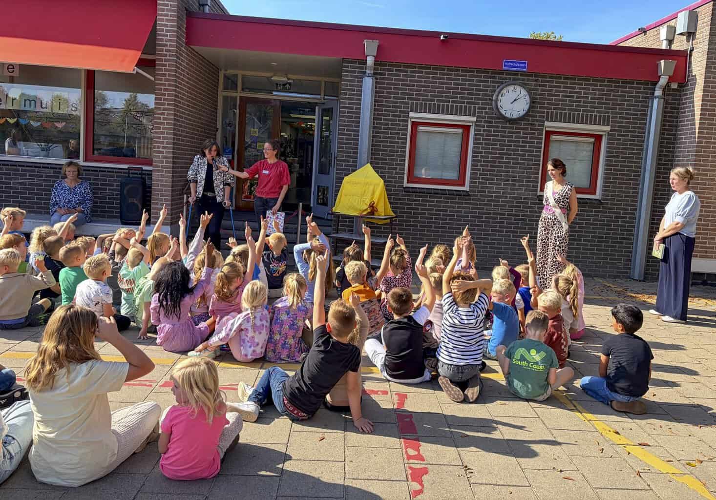 OBS de Vleermuis in Neede gaat voor leesbevordering en leesplezier met de Bibliotheek op School