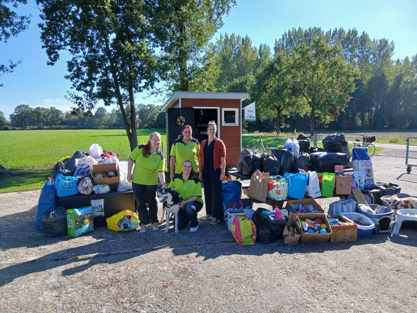 Inzamelingsactie Rustpunt De Rinkelaer in Ruurlo groot succes: meer dan 70 dozen en vuilniszakken vo