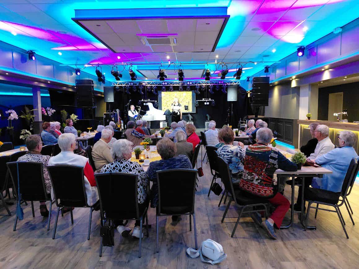 Gezellige en muzikale najaarsmiddag voor De Zonnebloem Borculo-Haarlo
