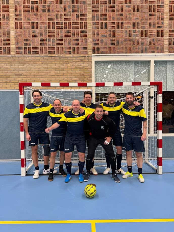 Zaalvoetbaltoernooi voor het goede doel bij vv Ruurlo